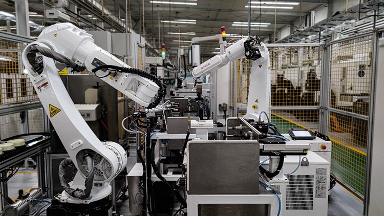 轻型机器人企业“珞石机器人”完成新希望4亿人民币战略融资