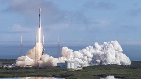 SpaceX近日发射49颗星链卫星估计40颗因地磁风暴而报废