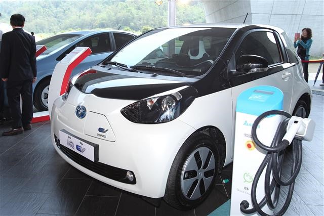 消息称铃木和丰田考虑在印度生产电动车，首款将搭载比亚迪刀片电池