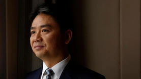 刘强东卸任京东集团CEO，由徐雷接任