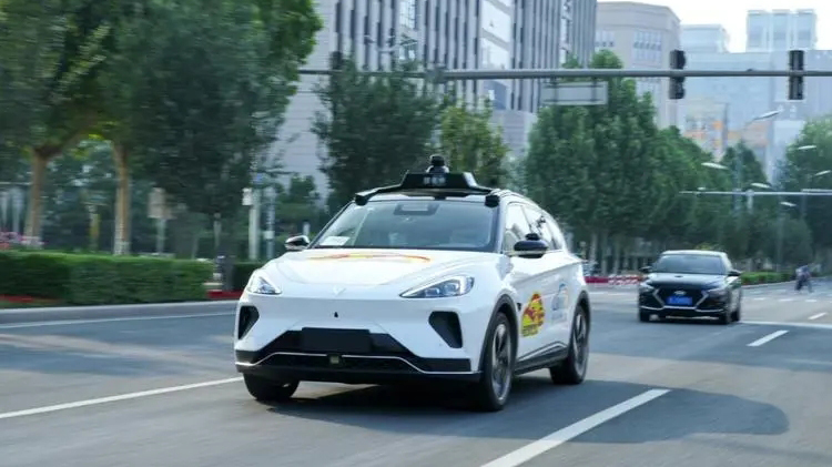 8月1日起，完全自动驾驶汽车在深圳可合法上路
