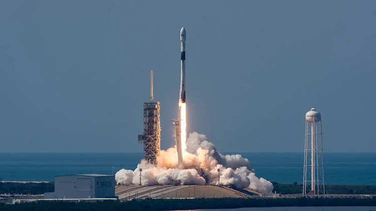 SpaceX 为竞争对手 OneWeb 发射了40颗卫星