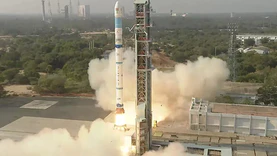 印度新型火箭首次成功飞行，将 3 颗卫星送入太空