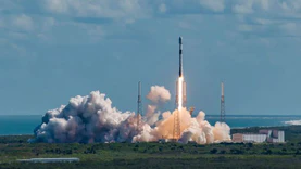 SpaceX十三手火箭发射OneWeb星