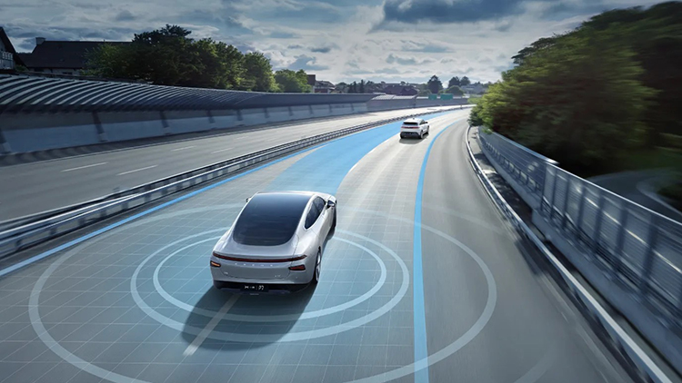 奔驰申请自动驾驶专利，能优化车辆转弯策略的效率以及道路通过性