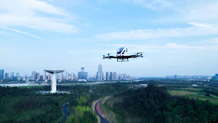亿航智能EH216-S无人驾驶载人航空器系统获得中国民航局颁发的标准适航证