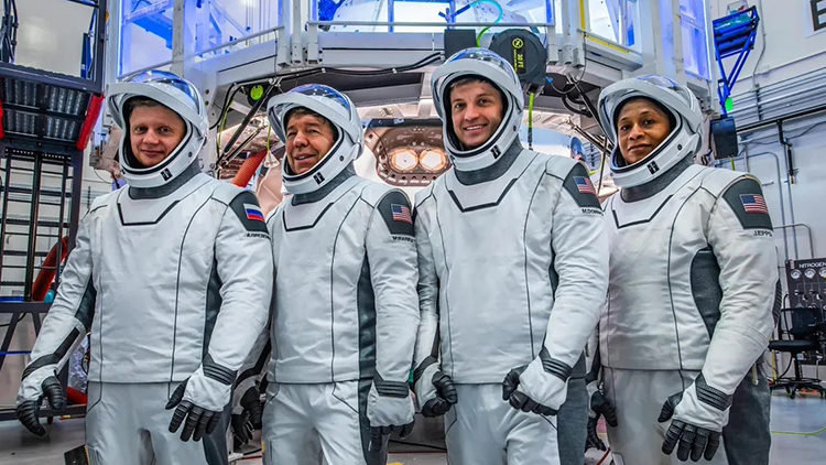 SpaceX完成NASA Crew-8发射任务，把美国和俄罗斯宇航员送往国际空间站