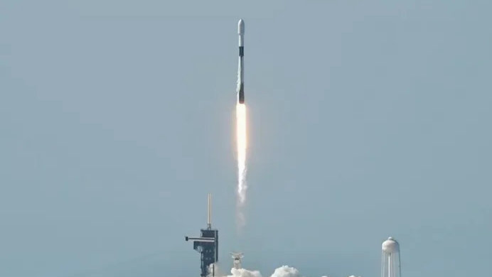 猎鹰9火箭发射欧洲气象卫星