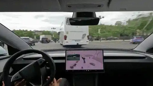 特斯拉回應Robotaxi安全員坐到主駕駛位：跑高速才這樣