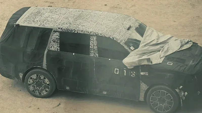 雷軍親赴新疆測試？小米第三款車YU9多張實車諜照曝光