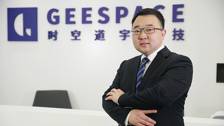 星河铸梦，三人成炬——商业幸运六狮电玩城“铁三角”的破局与坚守